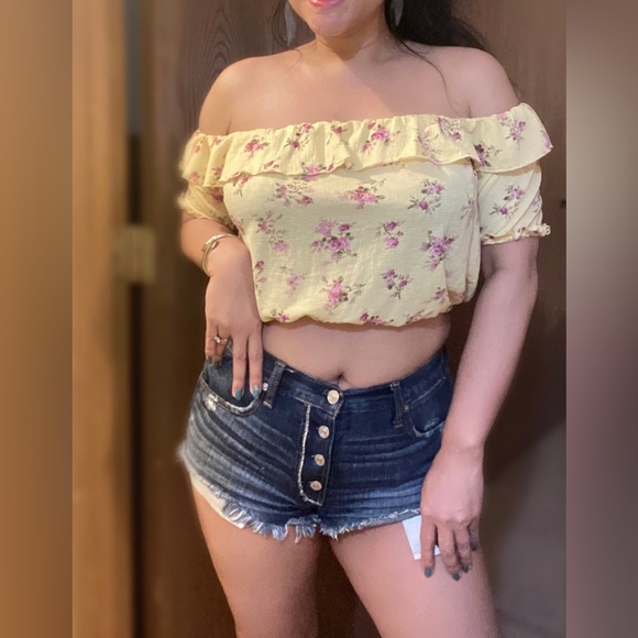 3 for $15 Cute crop top🌼 - Picture 1 of 3
